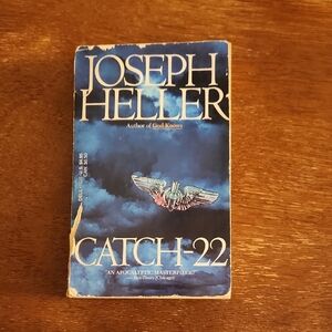 Catch-22 by Joseph Heller Paperback